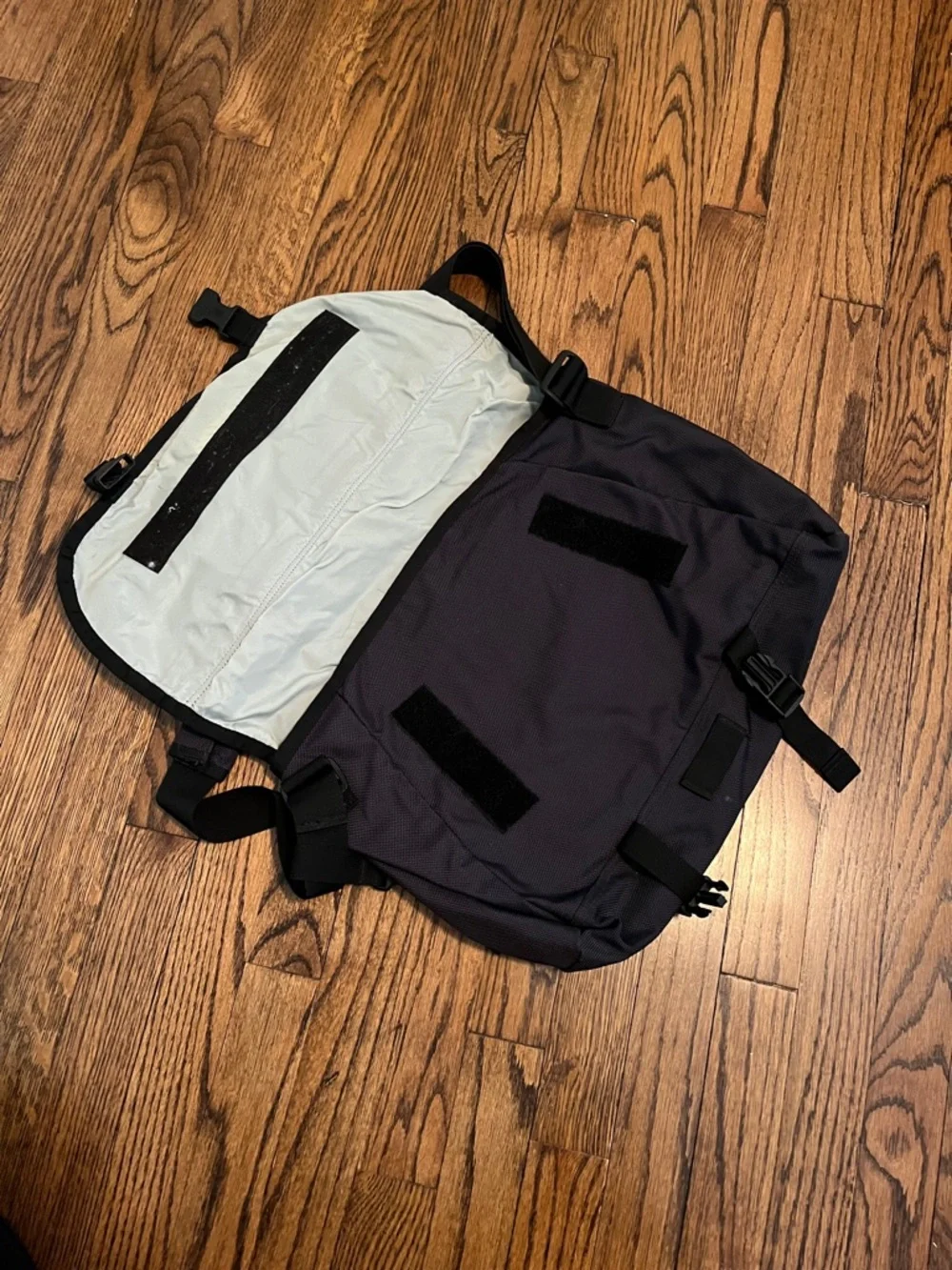 Vintage Patagonia Black Messenger Bag with Reflective Strip
